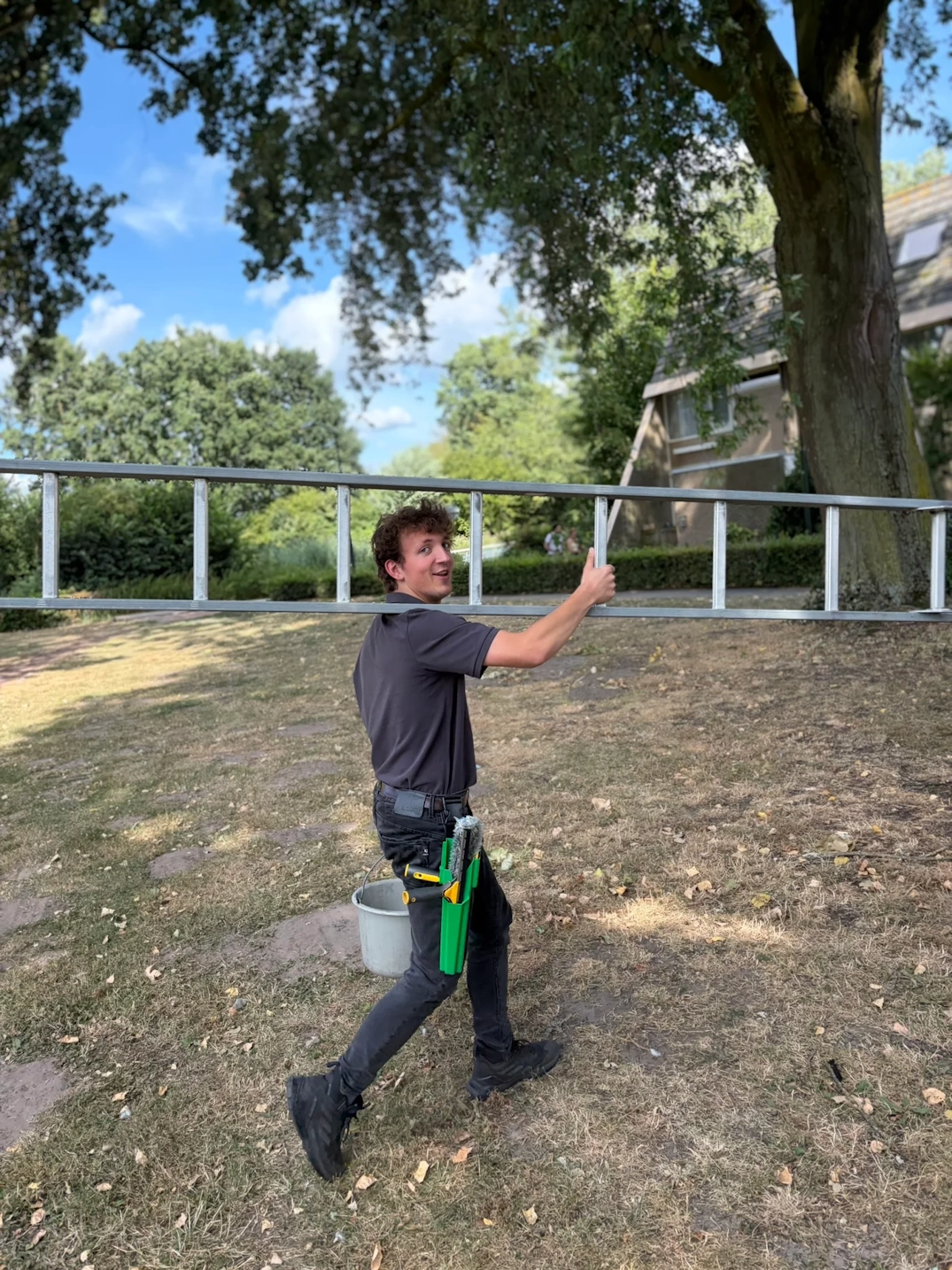 Glazenwasser aan het werk