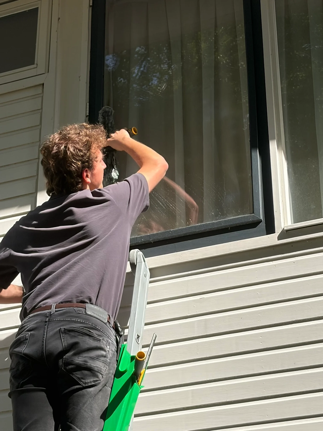 Schoonmaakwerk bij een woning